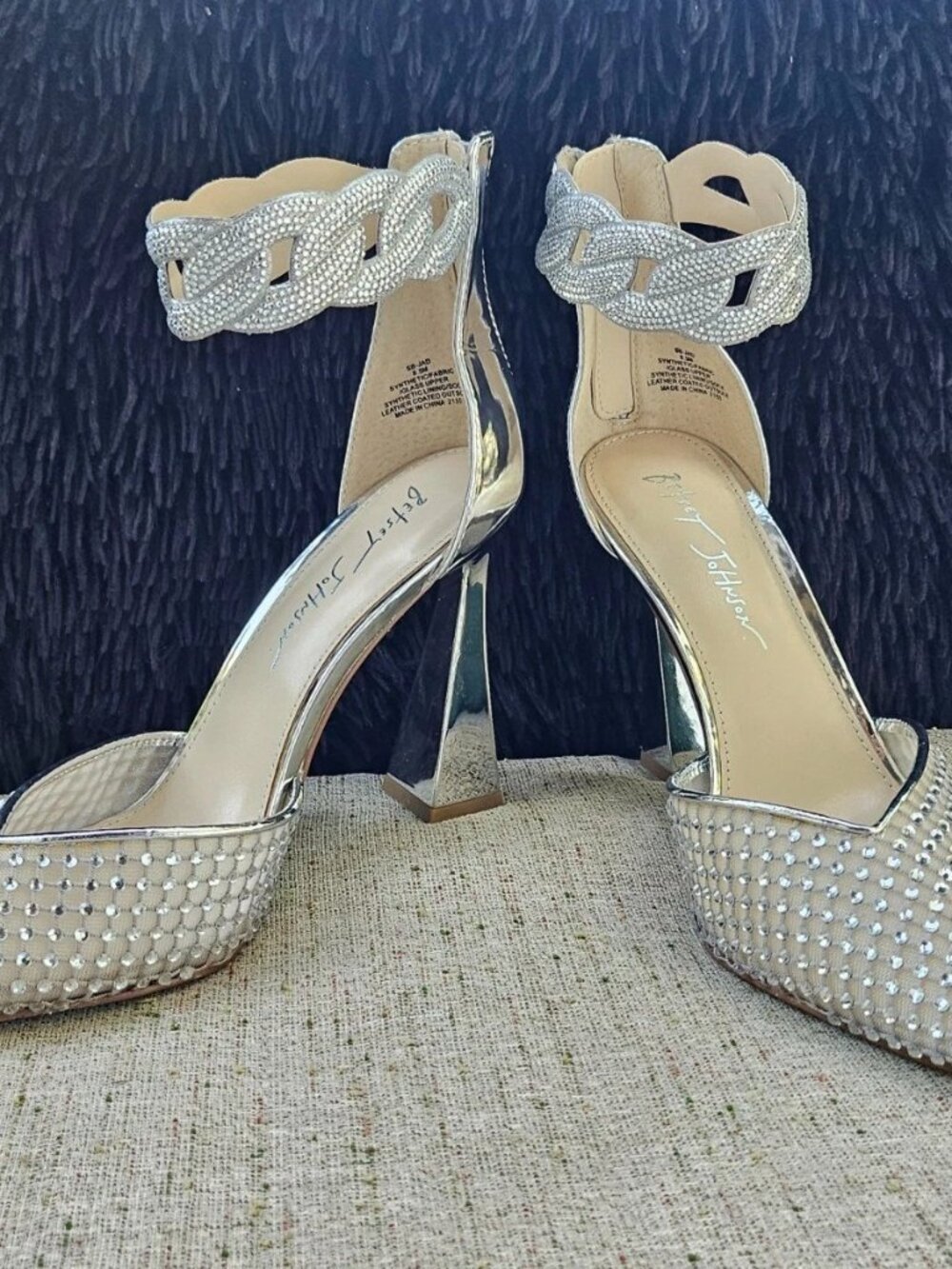 Betsey Johnson Women Pump Sandal Silver RHINESTONE Bridal Heel Shoe Size 8.5M - Picture 5 of 13